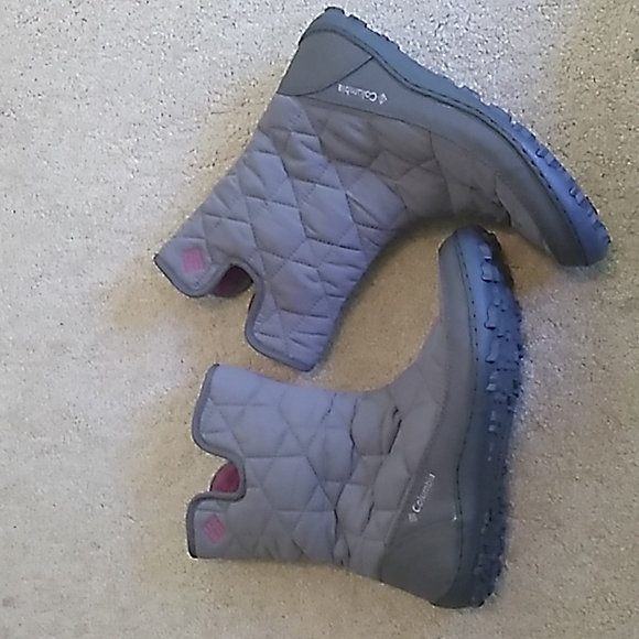Columbia Shoes - Women's Columbia Waterproof Winter Boots, Size 7